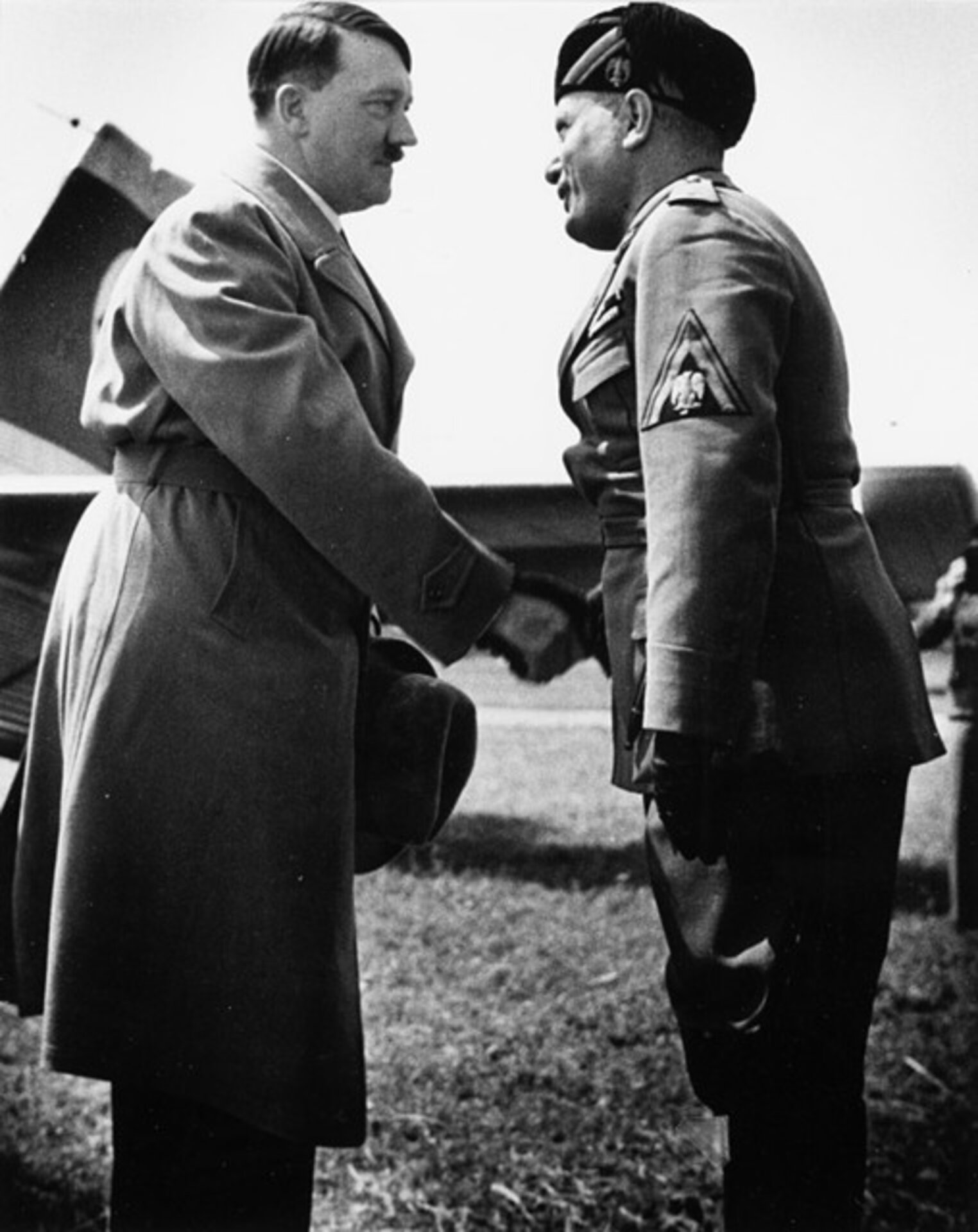 First meeting between Hitler and Mussolini, Venice, … by Alfred Eisenstaedt | Artsy