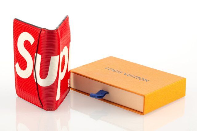 Louis Vuitton x Supreme Pocket Organizer Epi RedLouis Vuitton x Supreme  Pocket Organizer Epi Red - OFour