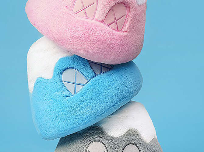 KAWS | KAWS : HOLIDAY JAPAN 8 Mt. Fuji Plushies (a set of 3) (2019 KAWS | KAWS : HOLIDAY JAPAN 8 Mt. Fuji Plushies (a set of 3) (2019