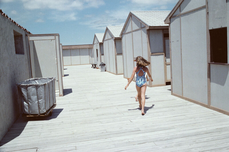 https://www.artsy.net/artwork/tina-barney-ladies-lockers