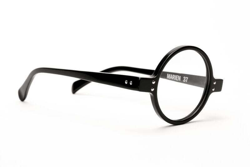 Marcel Mariën, « L'introuvable », 1937, Sculpture, Acétate et verre, Galerie Maruani Mercier