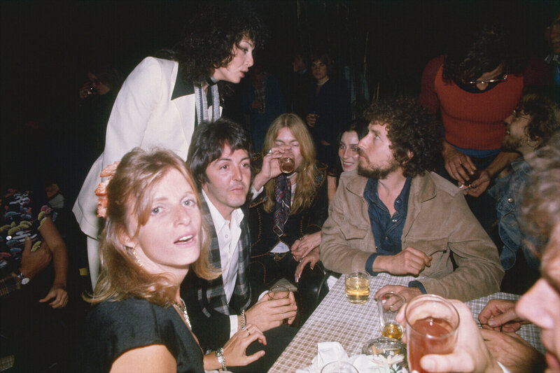 Bob and Sara Dylan, Paul and Linda McCartney, Cher a… (1976) by Julian Wasser - For Sale | Artsy