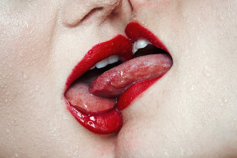 Louis Vuitton Kiss - Imitate Modern