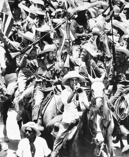 Alberto Korda - Fidel Castro and Camilo Cienfuegos entering Havana 1959 | Photographs | , casa d'aste Alberto Korda - Fidel Castro and Camilo Cienfuegos entering Havana 1959 | Photographs | , casa d'aste