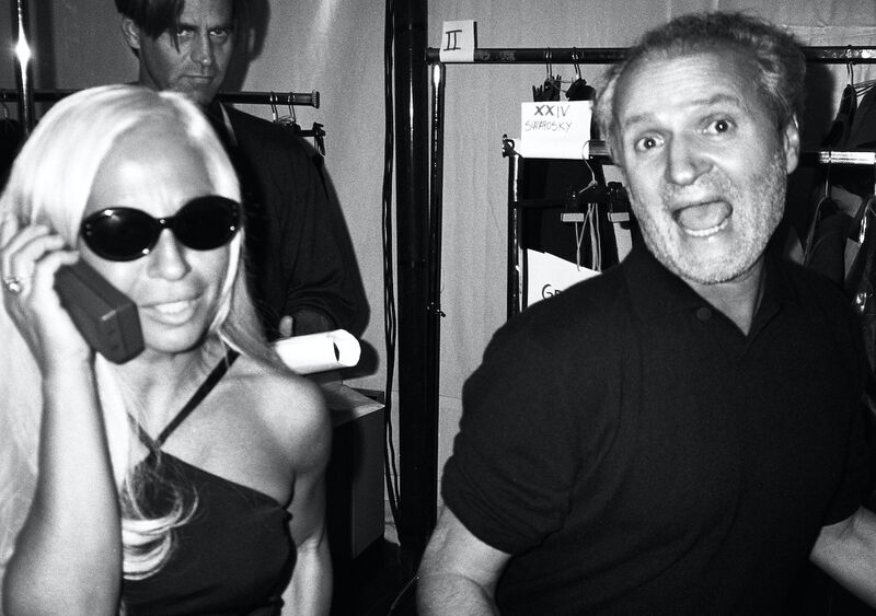 Lil voordat Amerikaans voetbal Mario Testino | Gianni and Donatella Versace (1997) | Available for Sale |  Artsy