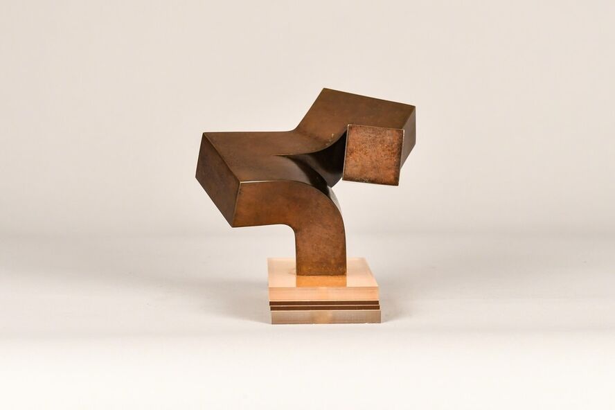 Clement Meadmore - Artworks for Sale & More | Artsy
