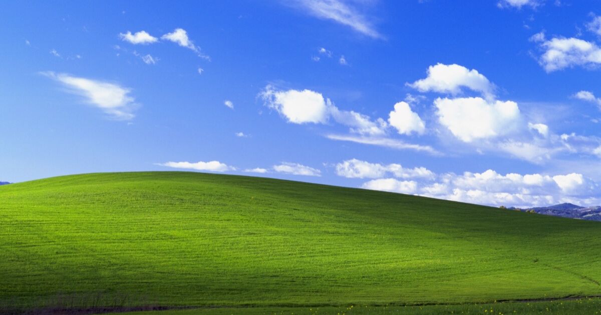 Today I stumbled upon Microsoft's 4K rendering of the Windows XP wallpaper