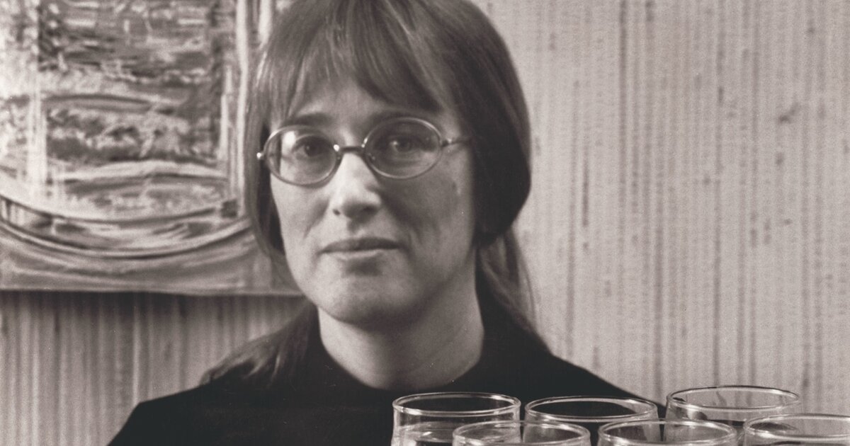 Jeneth Fish Janet Fish, who painted radiant still lifes, dies at 87. | Artsy