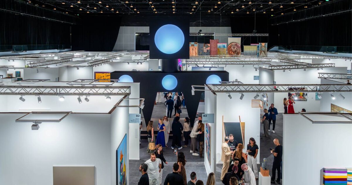 Die 20. Ausgabe der Art Dubai unterstützt die lokale Kunstszene inmitten regionaler Spannungen. Die 20. Ausgabe der Art Dubai unterstützt die lokale Kunstszene inmitten regionaler Spannungen.