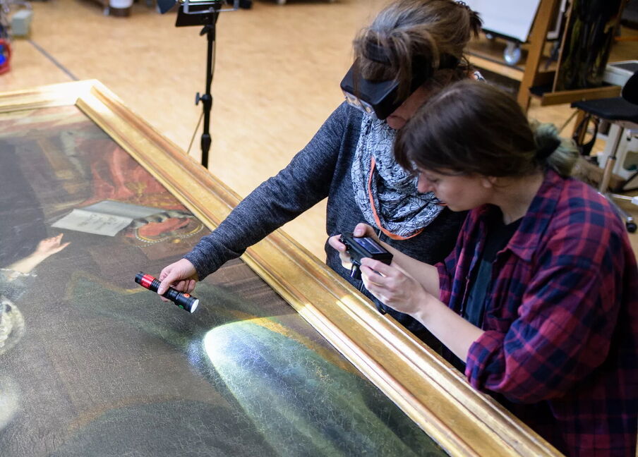 How to Make Sure You’re Not Buying a Forgery