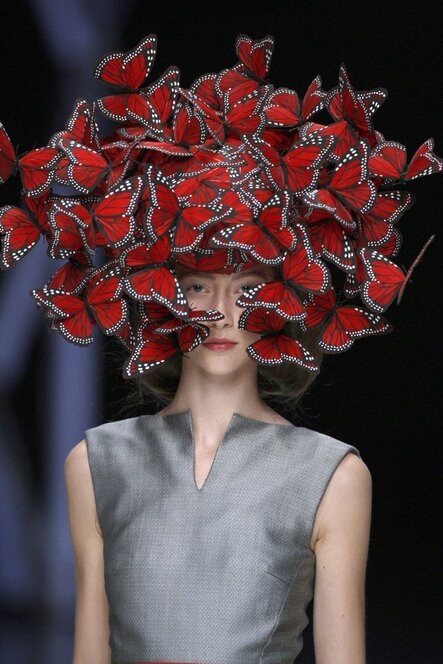 Alexander McQueen | Duck feather dress (2009-2010) | Art & Prints | Artsy Alexander McQueen | Duck feather dress (2009-2010) | Art & Prints | Artsy