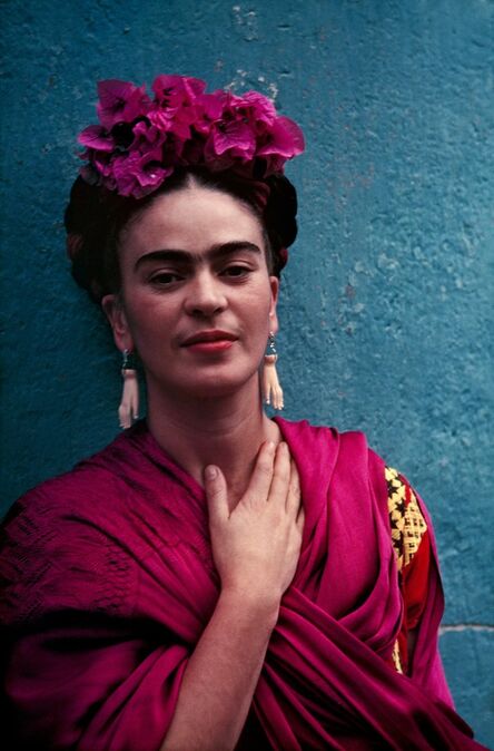 Nickolas Muray | Frida Kahlo with Olmec figurine (1939) | Artsy