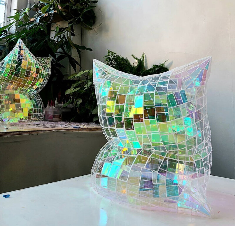 Glass Pillow Small (Holographic)