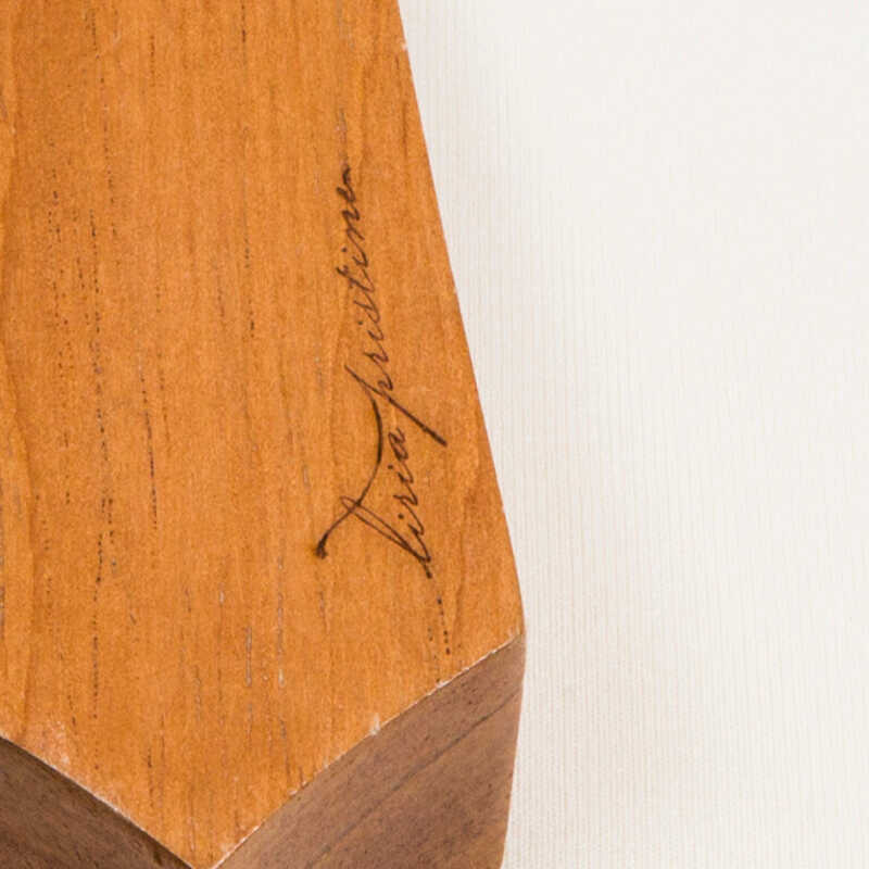 Liria Pristine Small Cleavage Necklace (2013) Available for