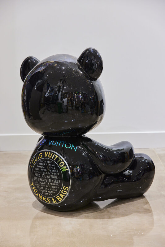 sculpture louis vuitton bear