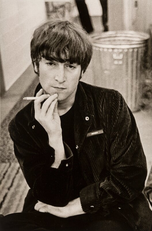 what brand of cigarettes did john lennon smoke John Lennon photographed 1 year apart.(1966 and 1967) The song John Lennon wrote