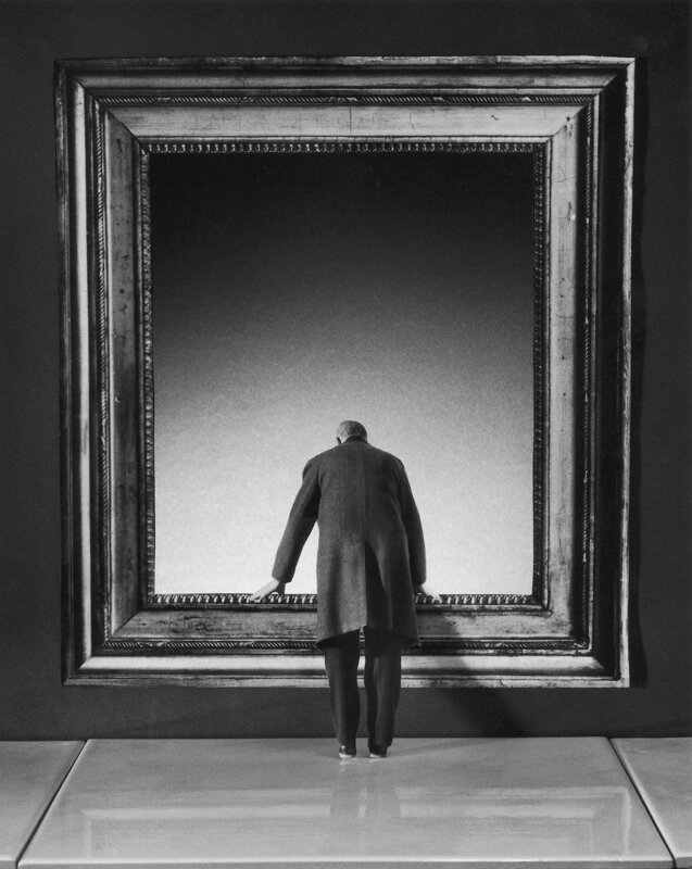 Gilbert Garcin  169 – L'attraction du vide – The lure of the void