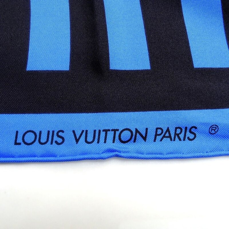 Sold at Auction: Louis Vuitton, Louis Vuitton Paris Designer Scarf Kerchief  Shawl