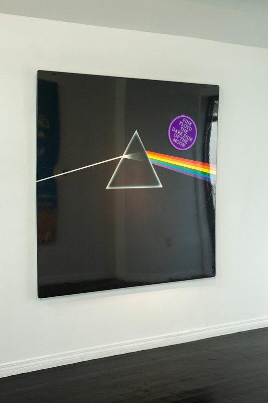 Pink Floyd - The Dark Side Of The Moon  Vinyl record art, Vinyl record art  ideas, Vinyl art paint