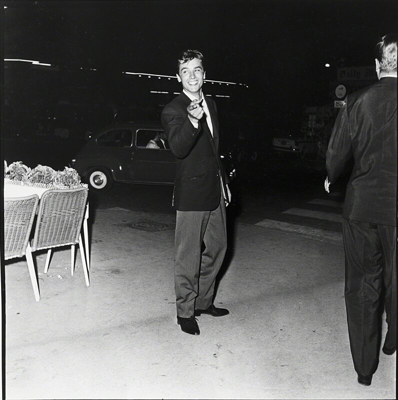 Marcello Geppetti | Alain Delon, Via Veneto, Roma (1960) | Artsy