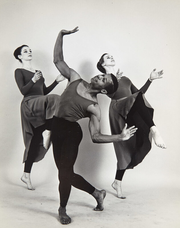 contemporary group dance photography