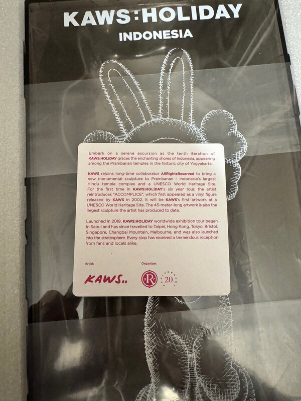 KAWS ACCOMPLICE LANTERN - 1 of 300 - Pre order EUR 900,00 - FR KAWS ACCOMPLICE LANTERN - 1 of 300 - Pre order EUR 900,00 - FR