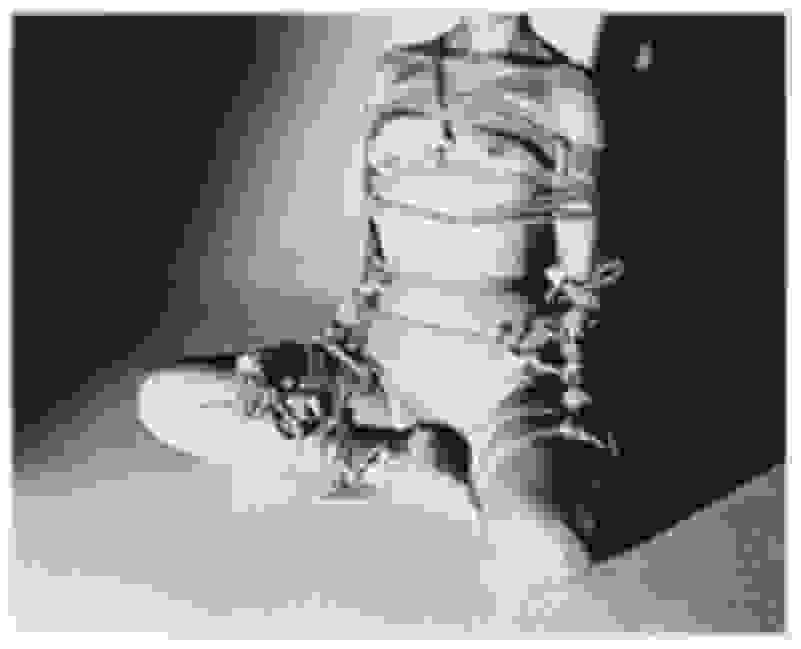 Dom 2 da yashirin kamera seks videolari Qollar va oyoqlar vaginada