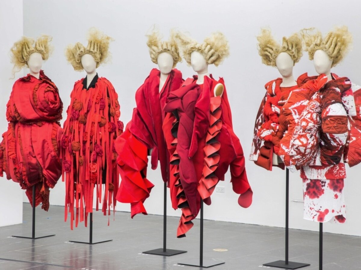 Rei Kawakubo's Designs for Comme des Garons Are Liberating the Female Body | Artsy Rei Kawakubo's Designs for Comme des Garons Are Liberating the Female Body | Artsy