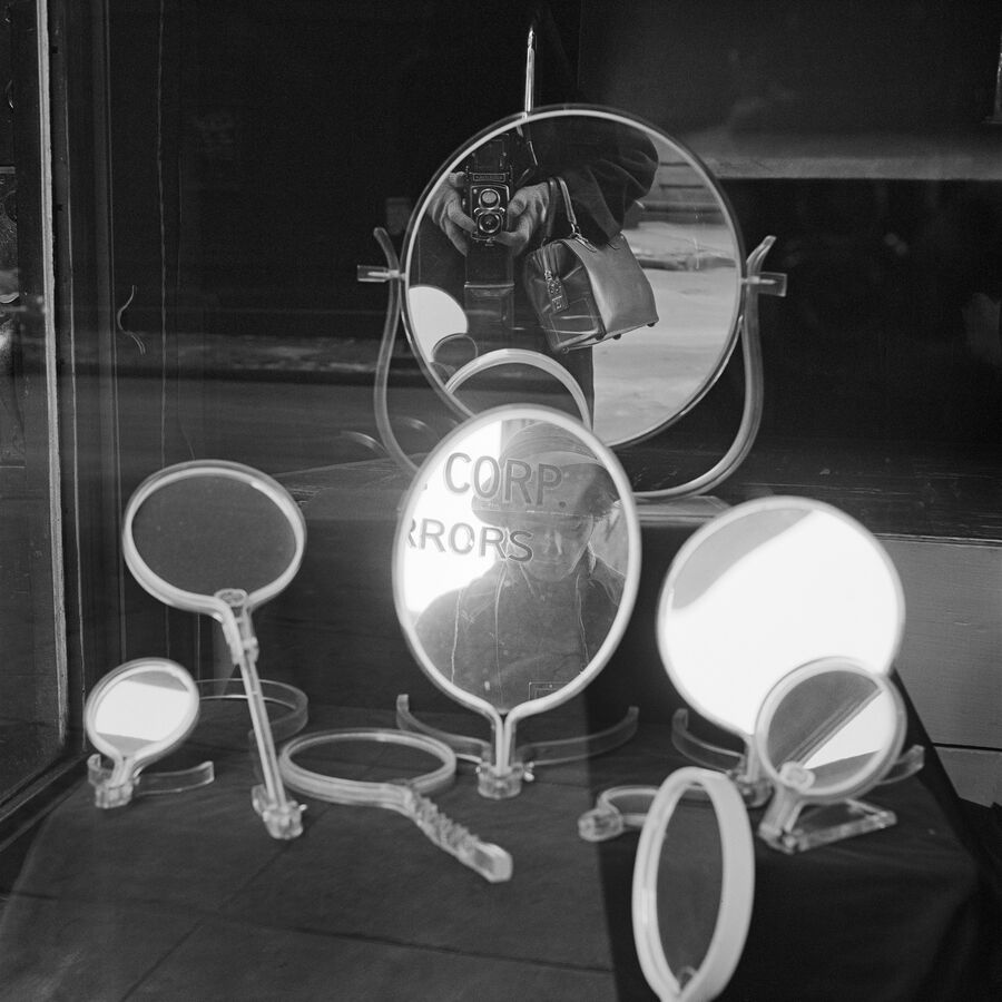 Why Vivian Maier s Street Photography Was So Important Artsy why-vivian-maier-s-street-photography-was-so-important-artsy