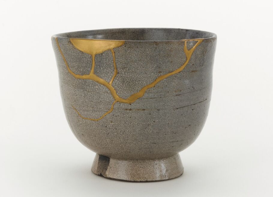 Kintsugi, The Japanese Art Of Mending Broken Ceramics With Gold | Artsy