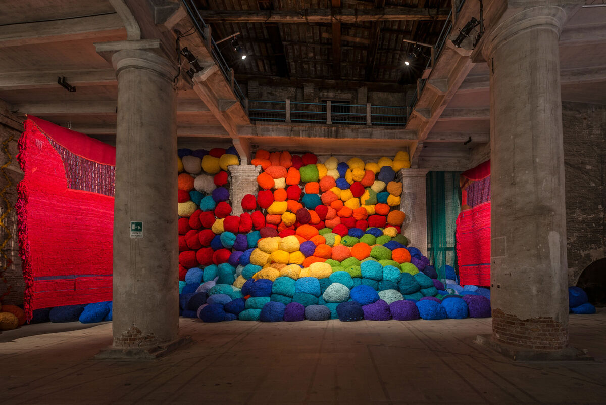 Installation view of Sheila Hicks, Escalade Beyond Chromatic Lands, 2016–17, at Biennale di Venezia, Venice, Italy, 2017. Photo by Andrea Avezzù. Courtesy of La Biennale di Venezia.