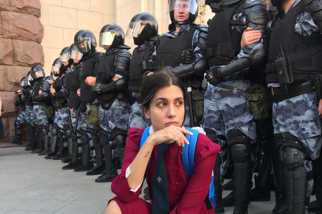 Pussy Riot’s Nadya Tolokonnikova to live in an L.A. prison cell as performance art. Pussy Riot’s Nadya Tolokonnikova to live in an L.A. prison cell as performance art.