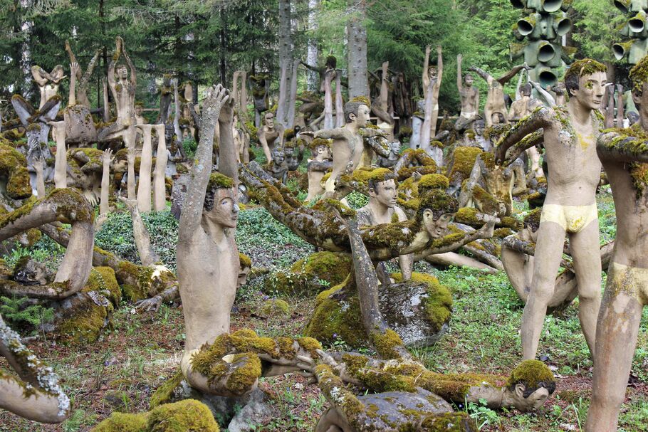 Veijo Rönkkönen Spent 50 Years Filling a Forest with Sculptures
