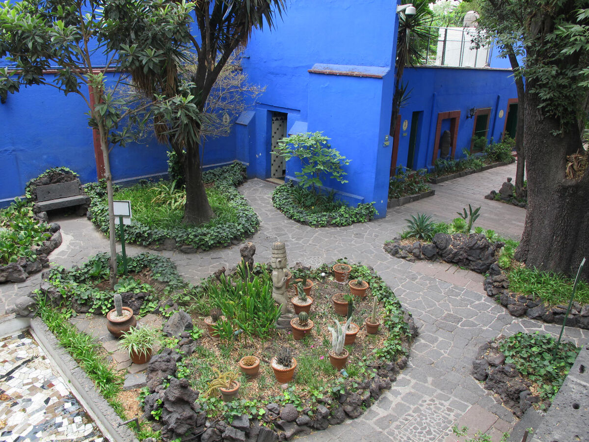 Casa Azul garden. Courtesy of Museo Frida Kahlo.