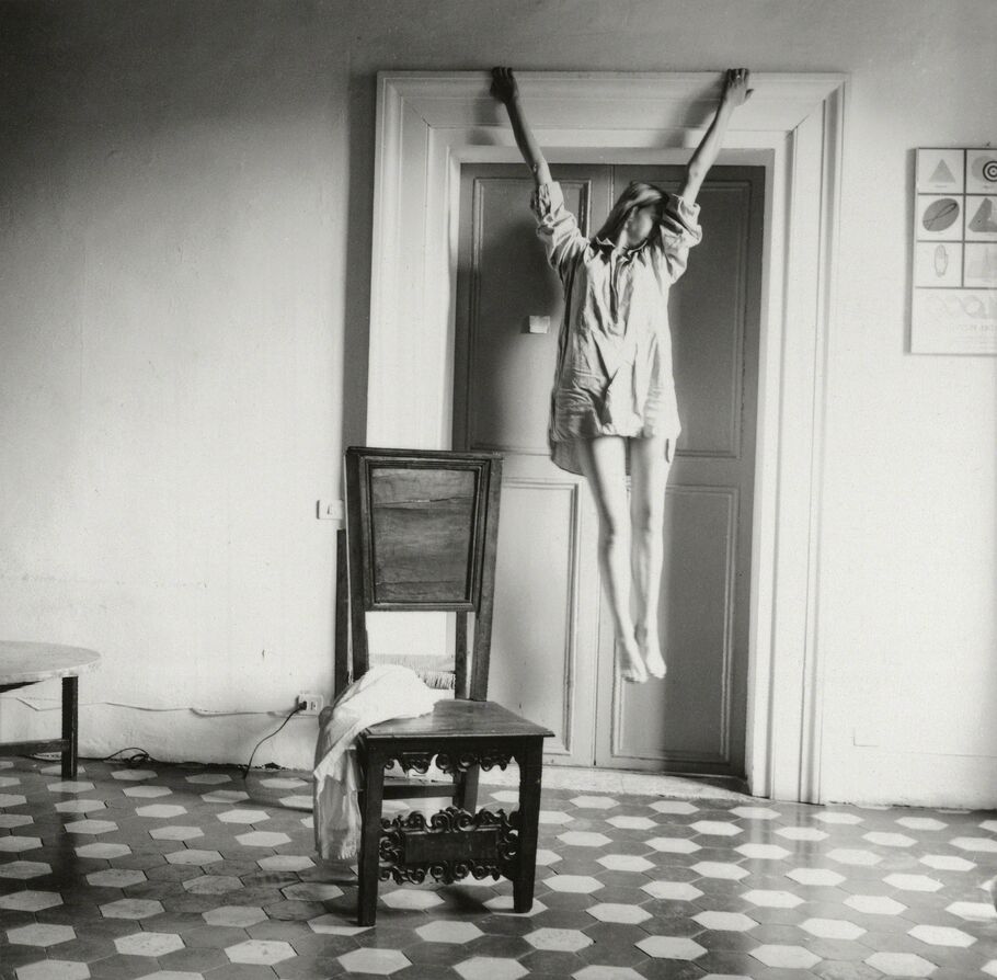 Francesca Woodman's Haunting Self-Portraits Redefined Photography | Artsy