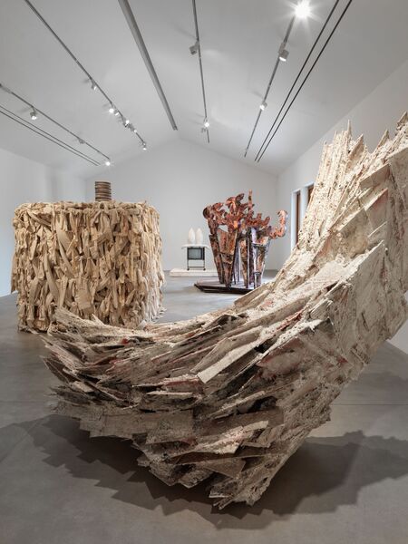 The Late Phyllida Barlow Turned Everyday Waste into Wondrous Sculptures ...