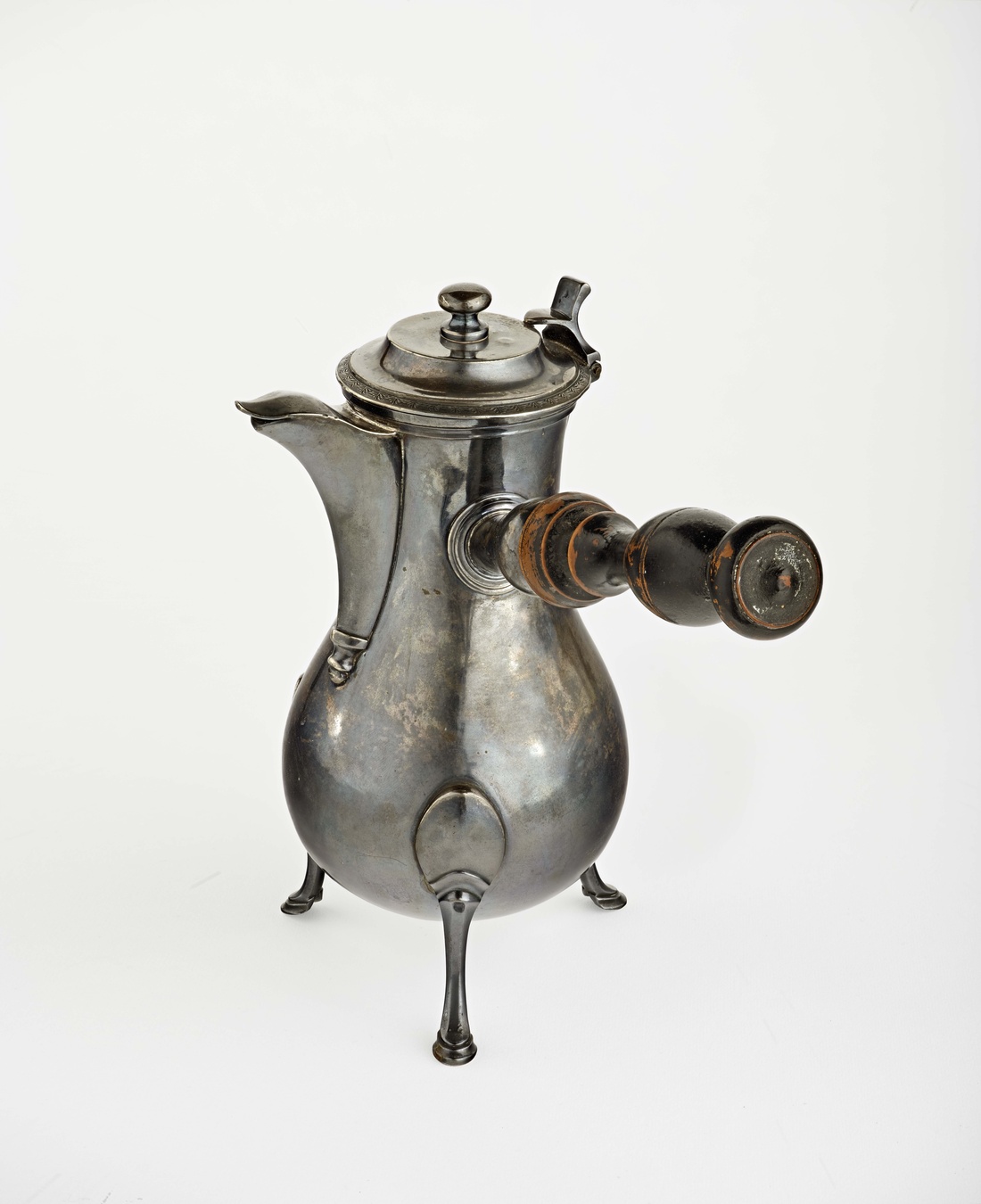 Unknown, Coffee Pot, France, early 19th Century. Musée Matisee, Nice. Photo © François Fernandez, Nice .