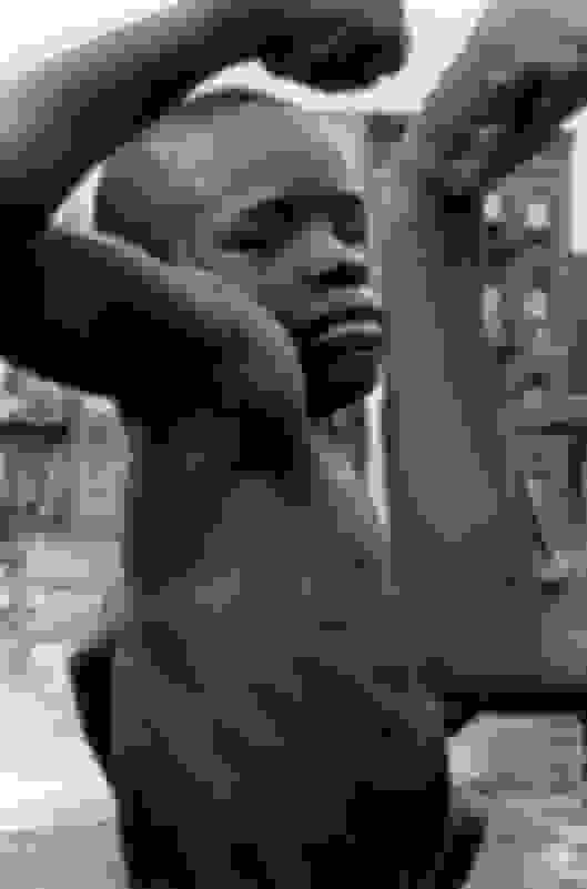 Leonard Freed Enfant Montrant Ses Muscles Harlem New York Usa 1963 Available For Sale Artsy Leonard Freed Enfant Montrant Ses Muscles Harlem New York Usa 1963 Available For Sale Artsy