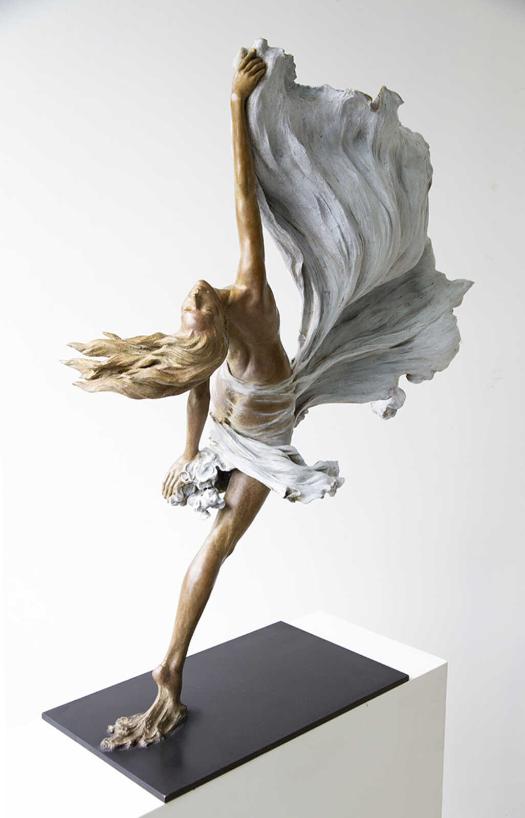 Luo Li Rong | Éclosion (2019) | Available for Sale | Artsy