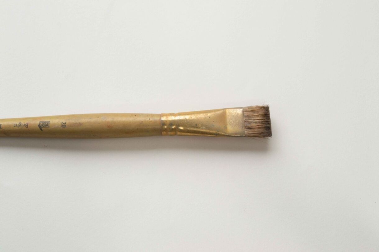 Creative Mark Mimik Paint Brush Professional Artist Synthetic Hog Bristle Long Handled Brush Bright Size 10 