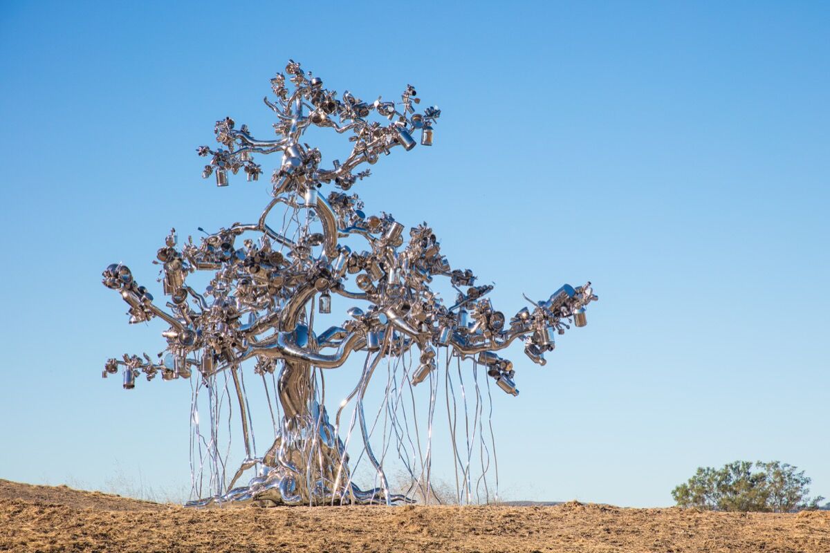 Subodh Gupta, People Tree, 2017. Courtesy of the Donum Estate.