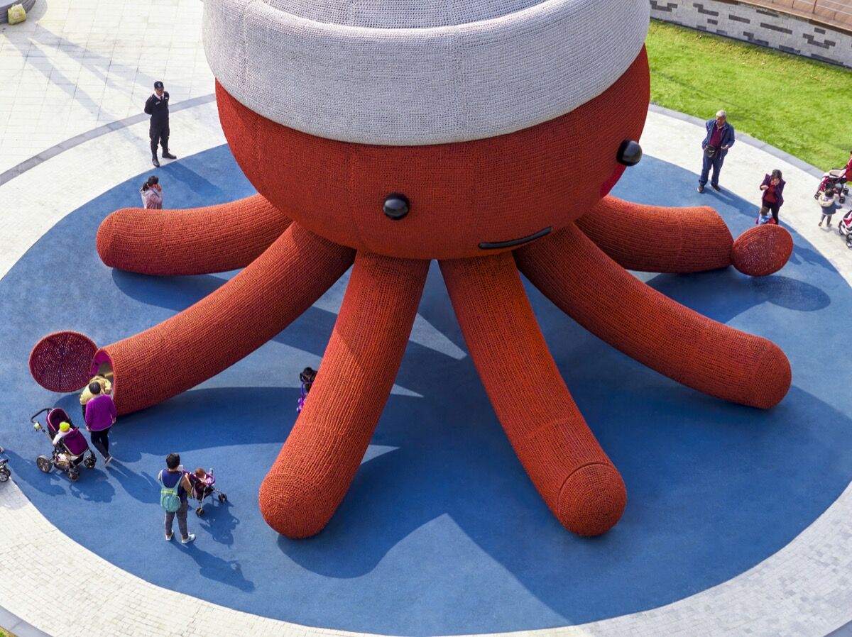 Florentijn Hofman, Kraken, 2017, Shenzen, China. Courtesy of UAP.