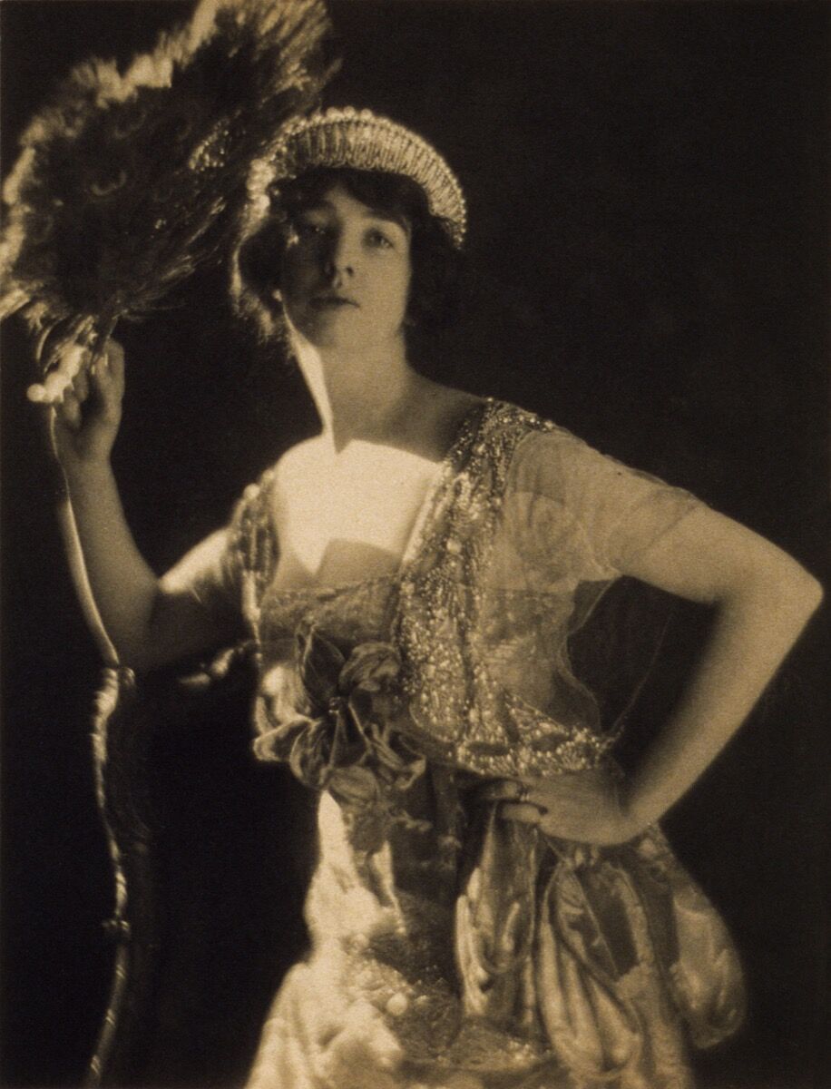 Portrait of Gertrude Vanderbilt Whitney, via Wikimedia Commons.