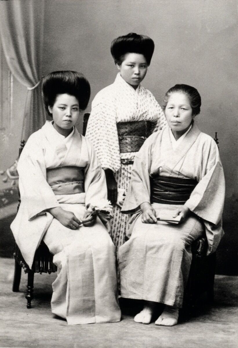 Portrait of Ruth Asawa’s mother, Haru Asawa (center), with her sister Ura (left) and her mother (right) in Japan. Courtesy of Estate of Ruth Asawa.