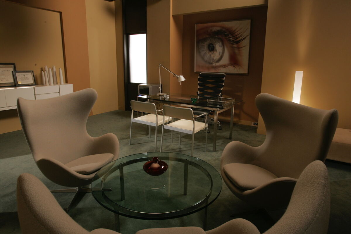 Set for Nip/Tuck. Courtesy of Ellen Brill.