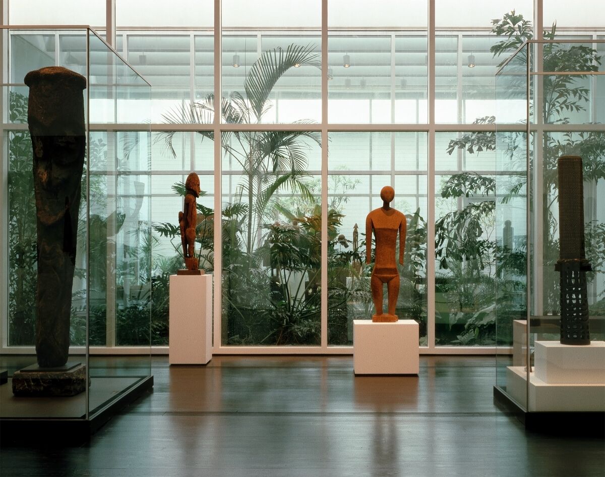The Oceanic galleries of the Menil Collection, 1987. Photo by Hickey-Robertson. Courtesy of Menil Archives, The Menil Collection, Houston.