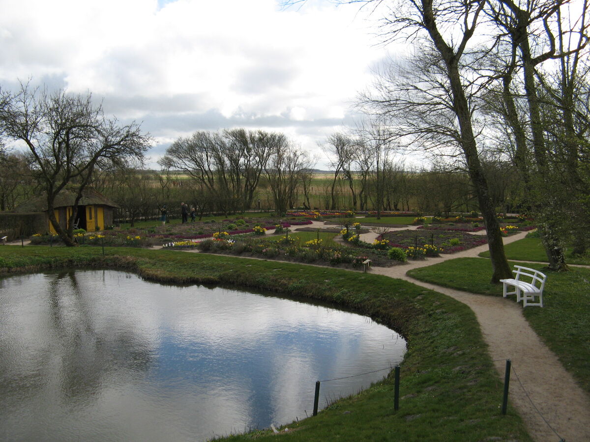Emil Nolde’s garden in Seebüll. Image courtesy of Wikimedia Commons.