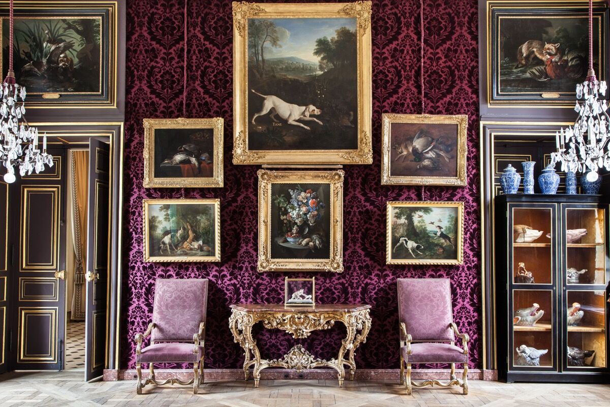 Salon de Compagnie. © Sophie Lloyd. Courtesy of the Musée de la Chasse et de la Nature.