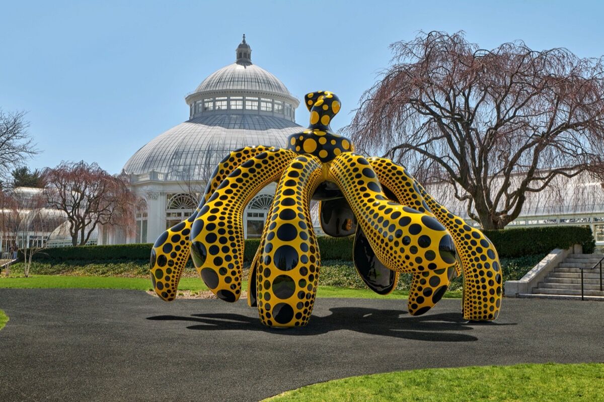 Yayoi Kusama, installation view of Dancing Pumpkin, 2020, at The New York Botanical Garden. Photo by Robert Benson Photography. Courtesy of Ota Fine Arts and David Zwirner.