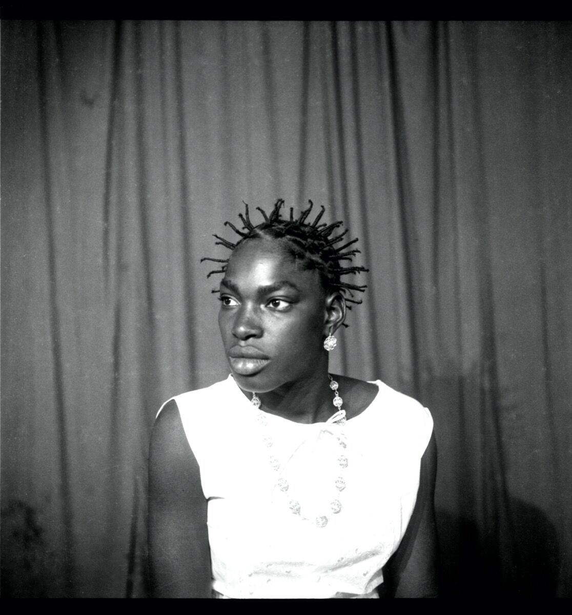 Abdourahmane Sakaly, Portrait de femme à la belle coiffure , August 1963, 1963. Courtesy of the artist and Black Shade Projects.
